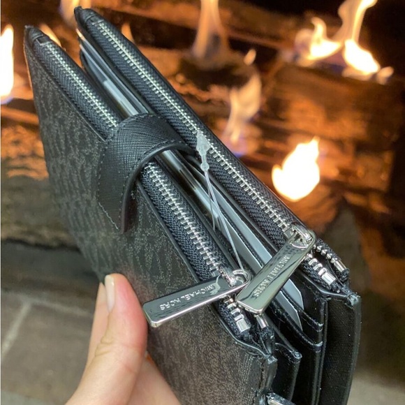 Michael Kors Jet Set Travel Double Zip Wristlet Wallet Signature Black EUC - Picture 3 of 16